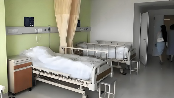 细节藏不住爱！白敬亭晒家意外暴露恋情？